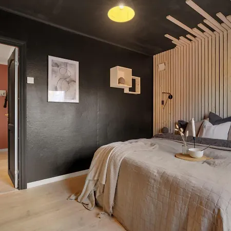 Roomsly - View & Comfort In One Spot Daire *