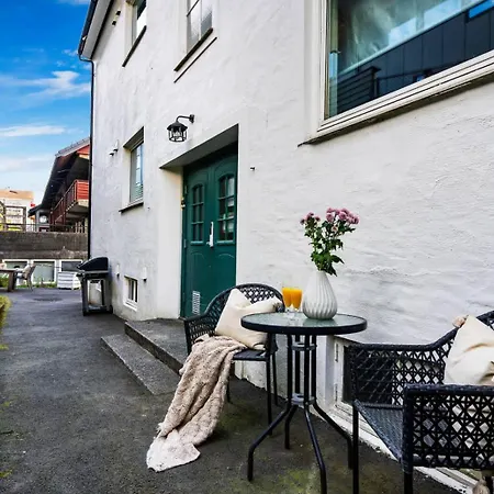 Roomsly - View & Comfort In One Spot Daire *