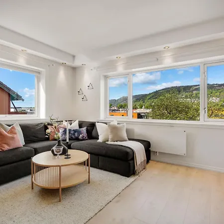 Roomsly - View & Comfort In One Spot *